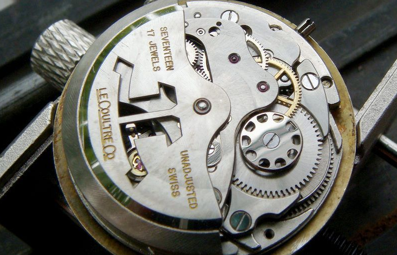 理查德米勒售后客服电话多少号（理查德米勒进水）